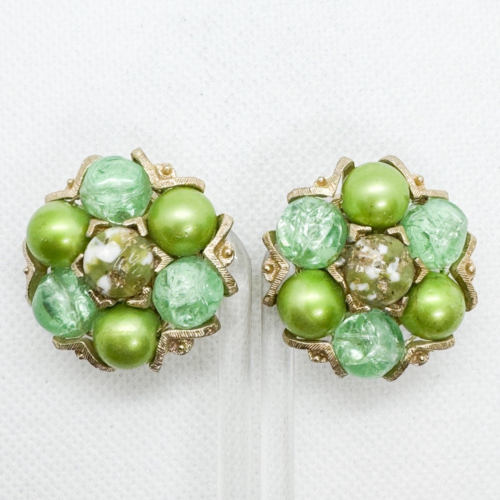 Green Bead Cluster Clip On Earrings in Gold Tone Setting